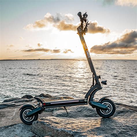 Nanorobots scooter - From the Piaggio Group that brought you the Vespa scooter comes Piaggio Fast Forward, a robotics company dedicated to creating lightweight mobility solutions for people and goods. The company’s flagship robot, gita, is a mobile carrier that follows people around and carries up to 40 pounds.